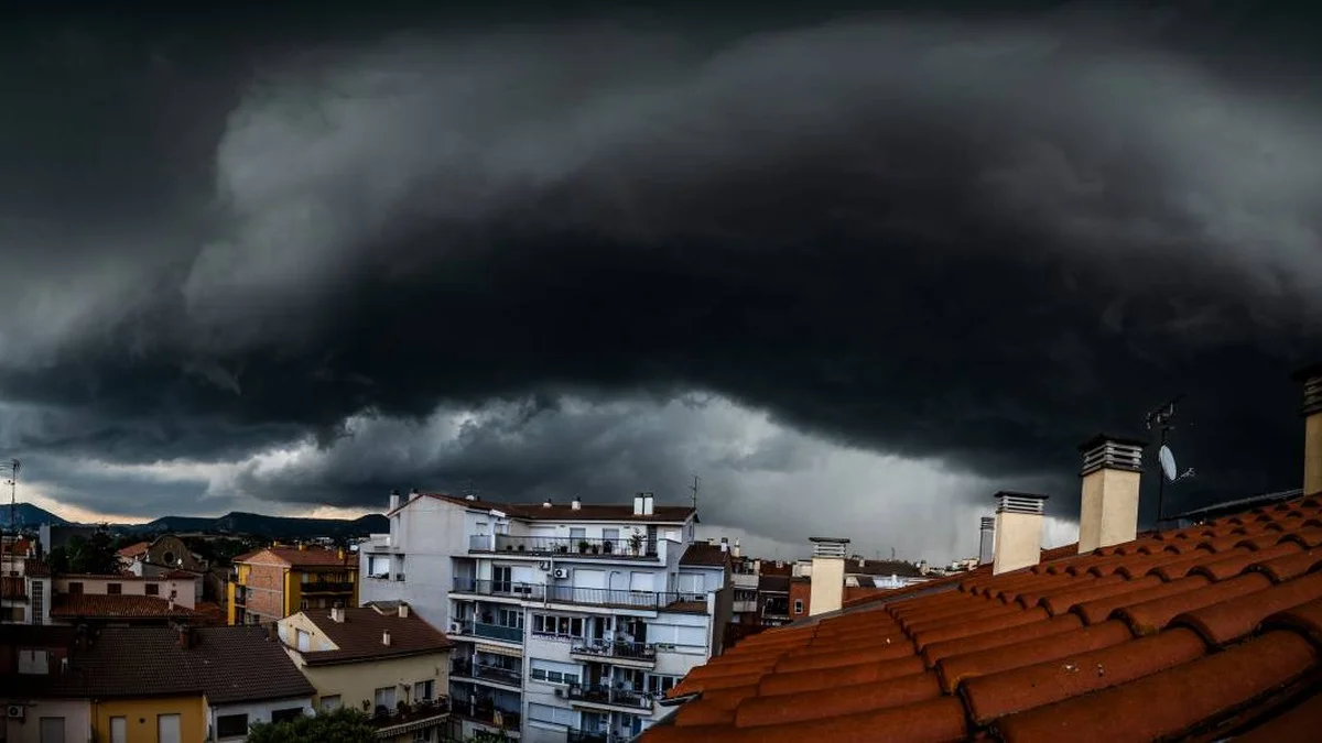O Meteocat ativa alertas de perigo por tempestades em quase toda a Catalunha: 33 comarcas em alerta